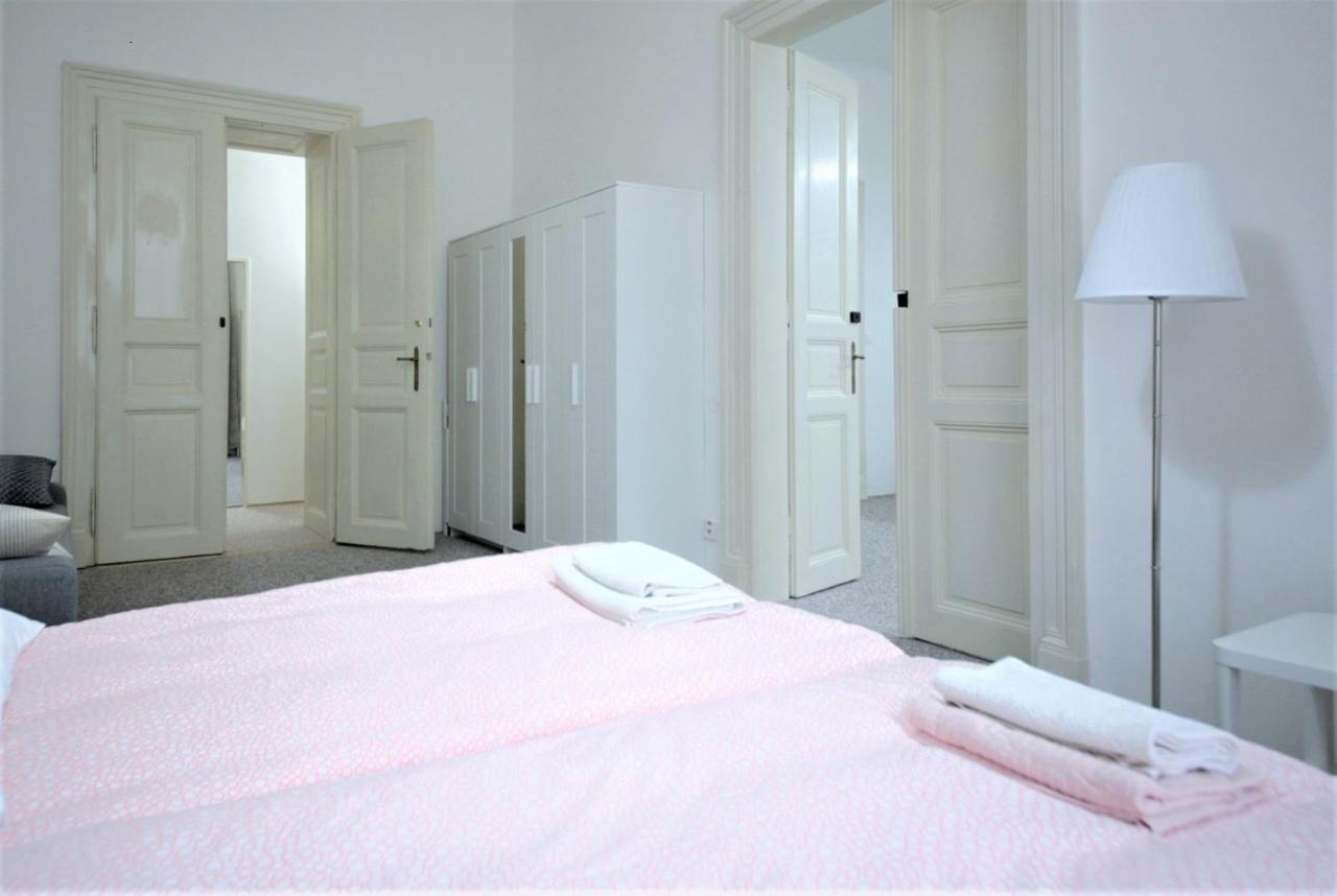 Aparthotel Wenceslas Прага Экстерьер фото